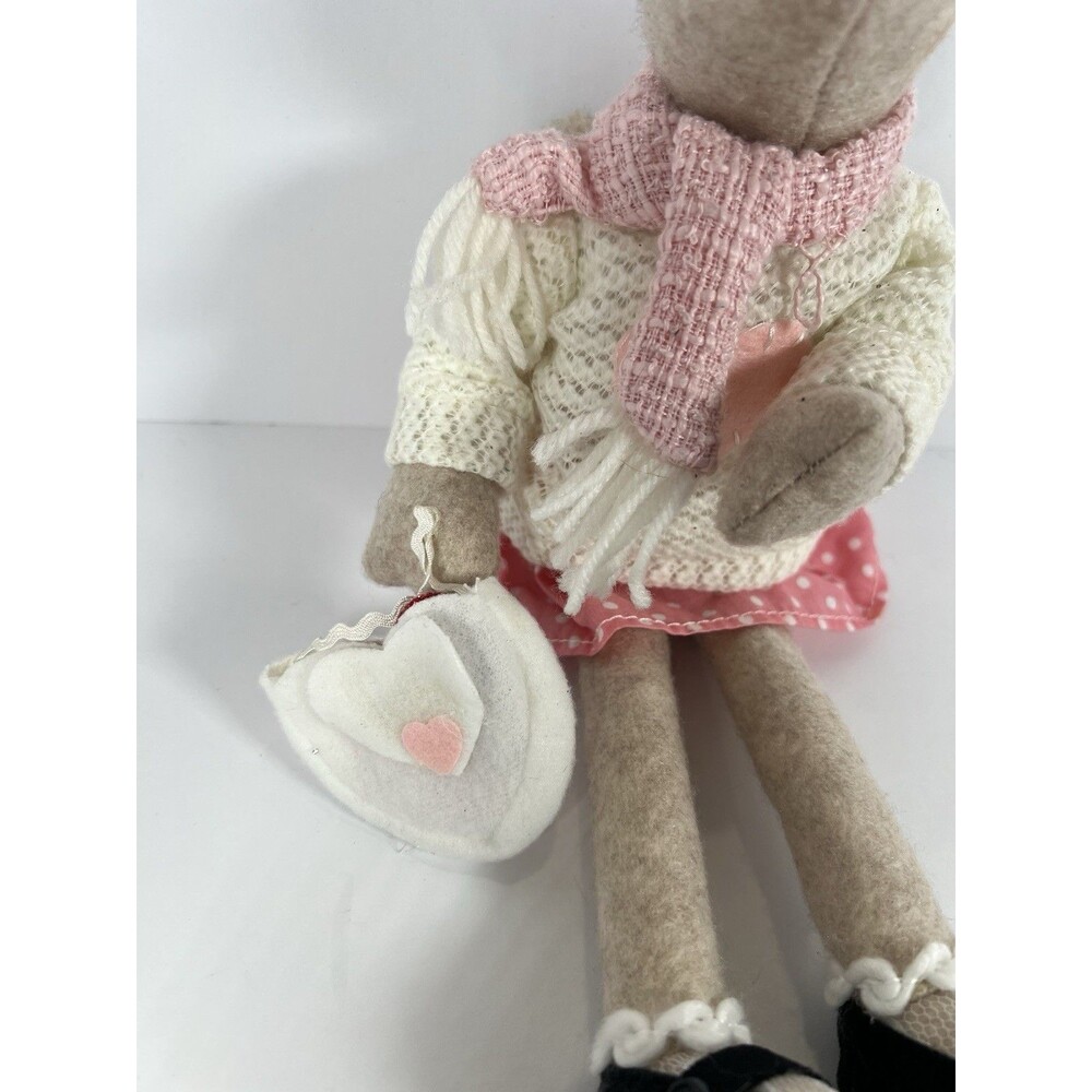 Stuffed‎ Girl Mouse Doll Dressed With A Winter And Heart Motif. She Sits At Edge - Picture 4 of 10